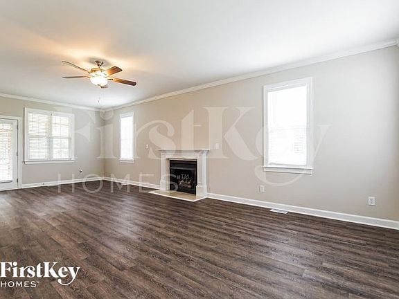 3rd image of 414 Winfred Dr