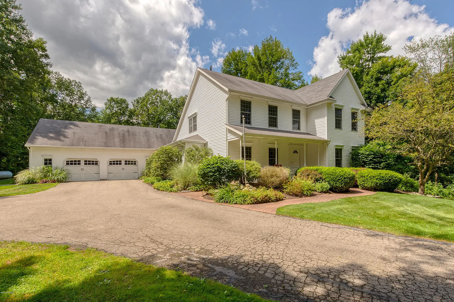 6285 Egypt Valley Ave NE photo 1