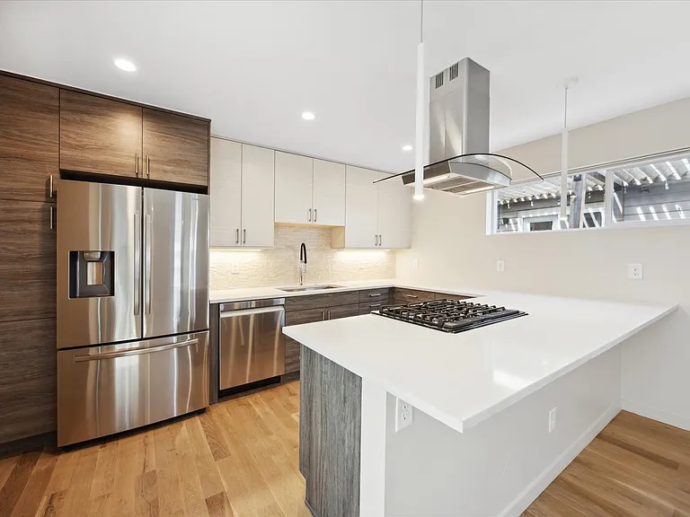 1419 N Irving St — Photo 12