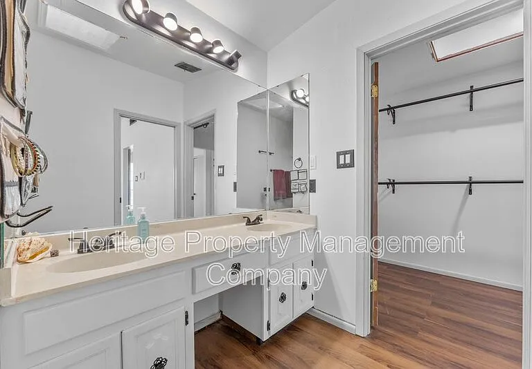 2526 Town Briar St — Photo 29