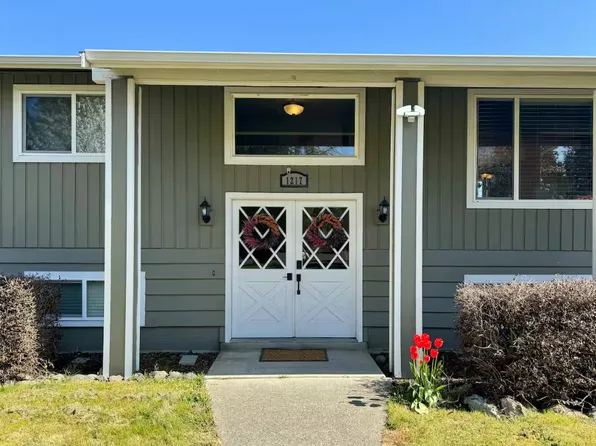 1217 W 19th St, Port Angeles, WA 98363