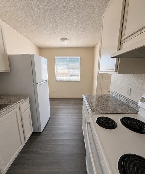 503 S Dearing Ave #202 — Photo 7