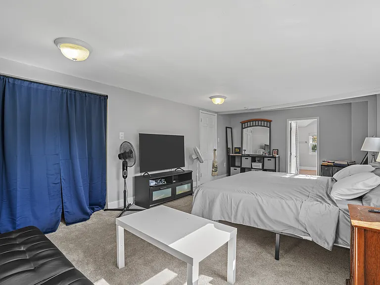 310 Maryland Ave — Photo 30