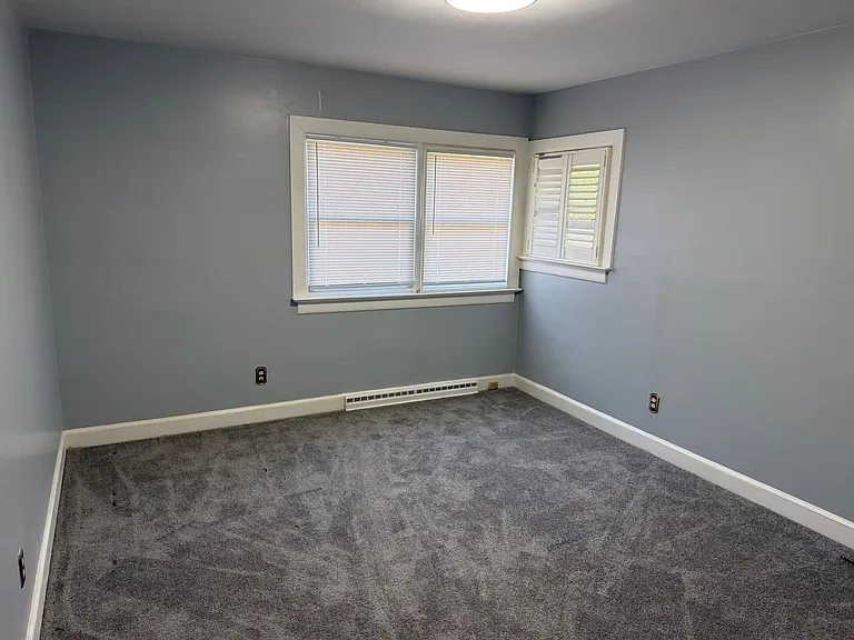 1311 Clover Ln — Photo 10