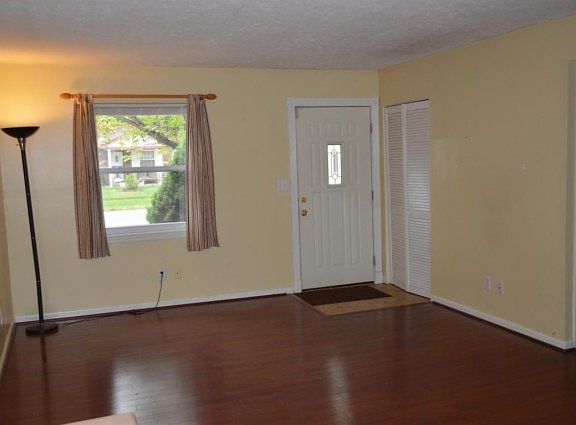 3rd image of 11816 Mondamon Dr