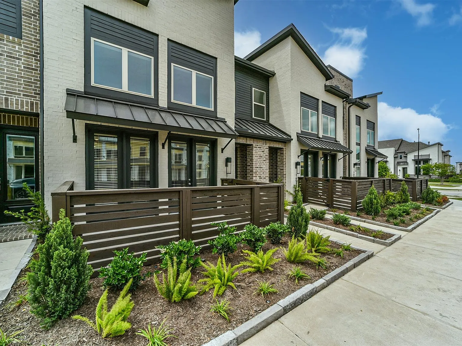 3 bed, 2.5 bath, 1830 sqft, $2,700 — Photo 3