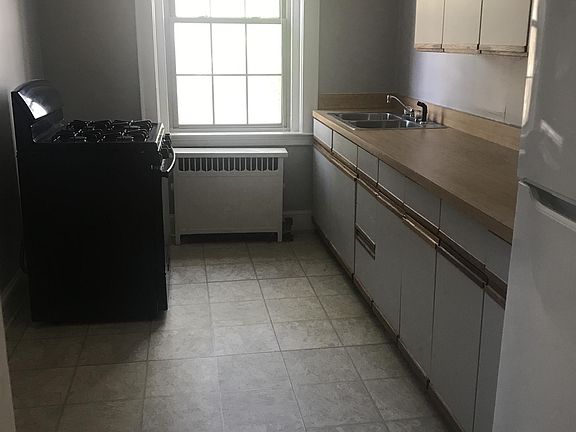 3rd image of 825-835 Elm St #10491901
