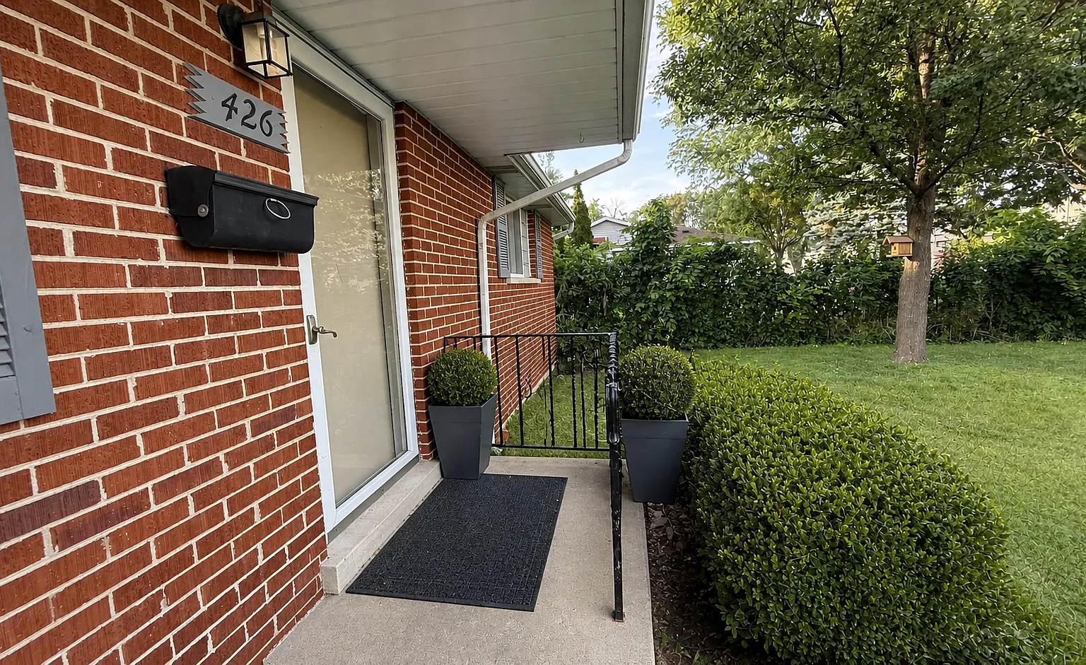 4 bed, 1989 sqft, $3,450 — Photo 3
