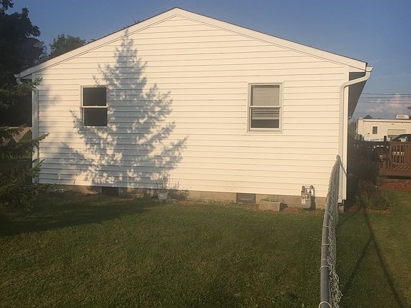 2nd image of 770 Fleetwood Ave