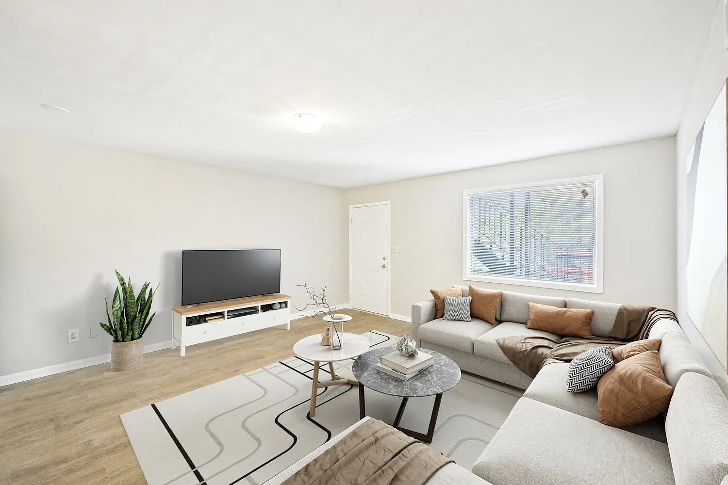 Amber Grove Apartments — Photo 3