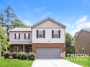 411 Lake Ridge Ln, Fairburn, GA 30213