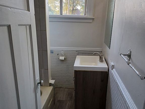 3rd image of 47 Nightingale St