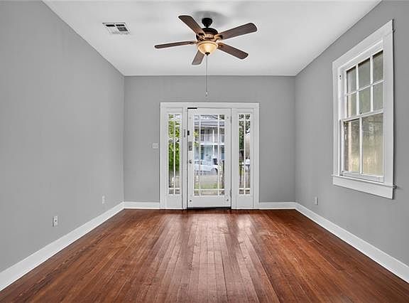 4th image of 2550 Wisteria St
