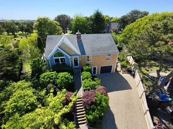 2 Tinys Way, Provincetown, MA 02657