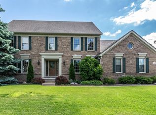 17613 Rolling Woods Cir, Northville, MI