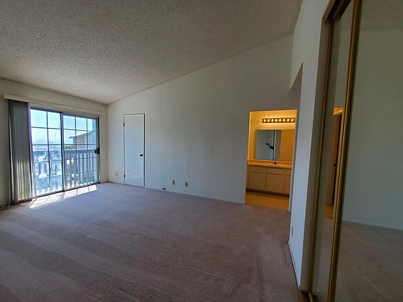 4th image of 380 Bayview Cir