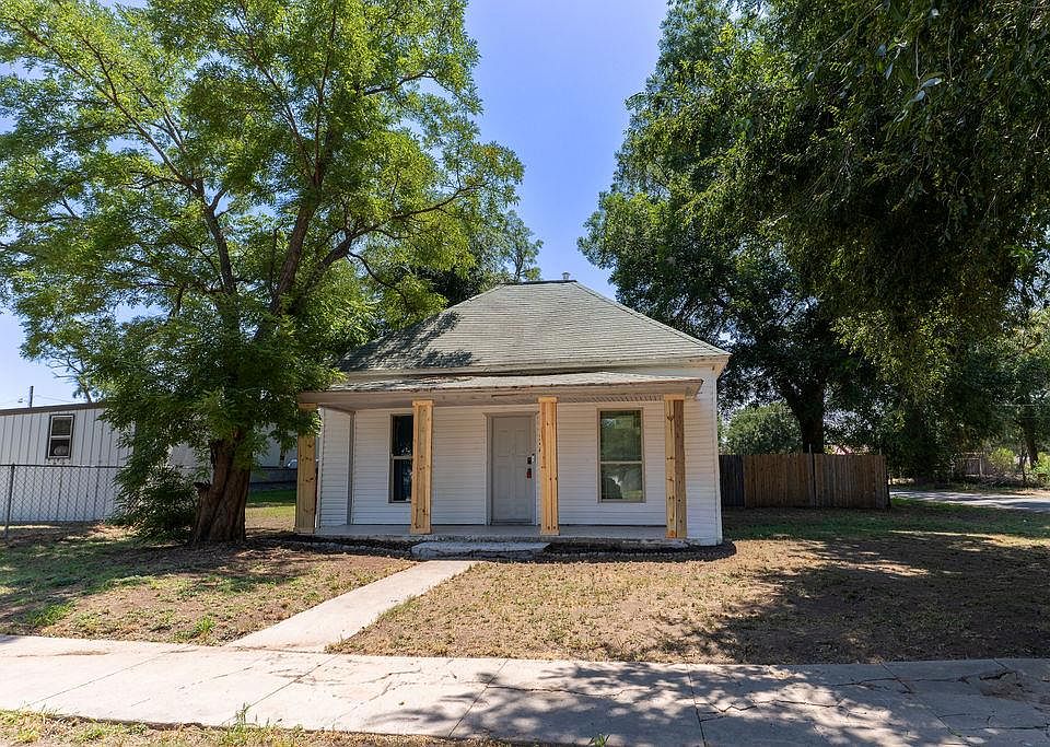 1st image of 224 W 1st St