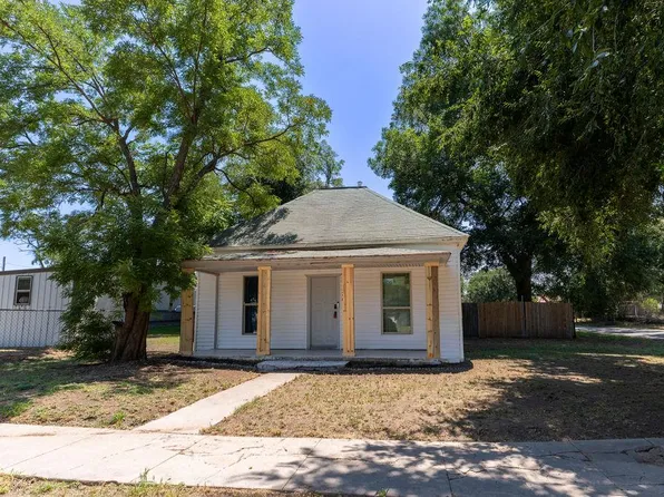 224 W 1st St, Carnegie, OK 73015