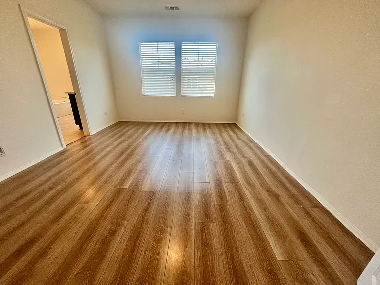 7805 Marbil Ln — Photo 20