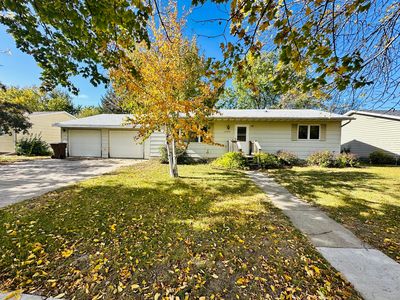 2289 Hawaii Ave SW, Huron, SD, 57350