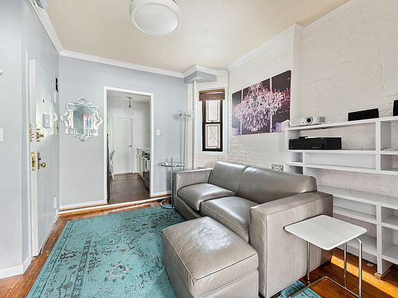 4th image of 220 E 82nd St APT 4FW