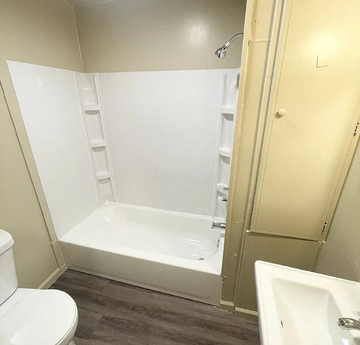 2 bed, 1.0 bath, $650 — Photo 4
