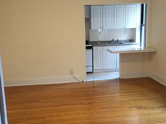 3rd image of 3733 61st St APT 1E