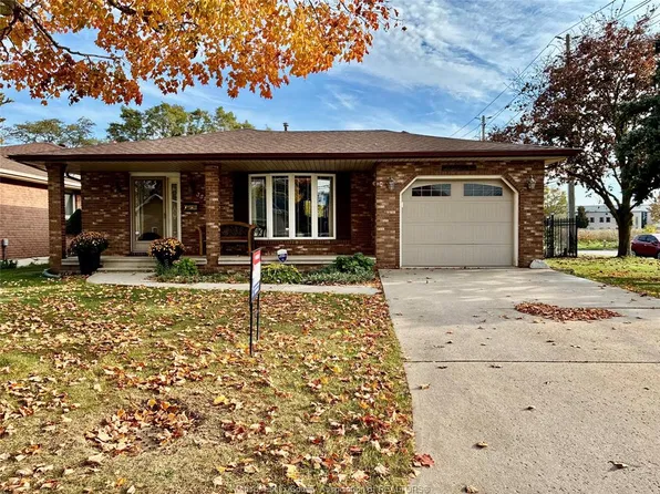 3596 Hemlock Rd, Windsor, ON N8R 1Z9
