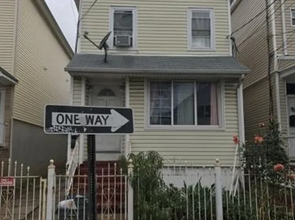 126 Smith St, Elizabeth, NJ 07202