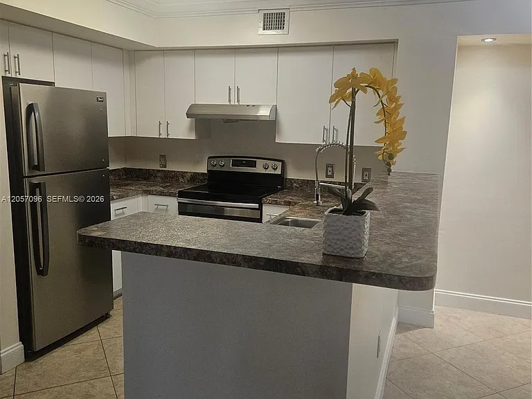 12124 Saint Andrews Pl #107 — Photo 4