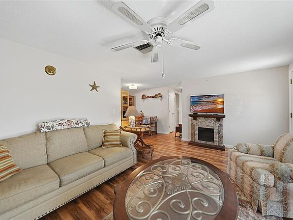 5th image of 18366 BURKHOLDER CIRCLE