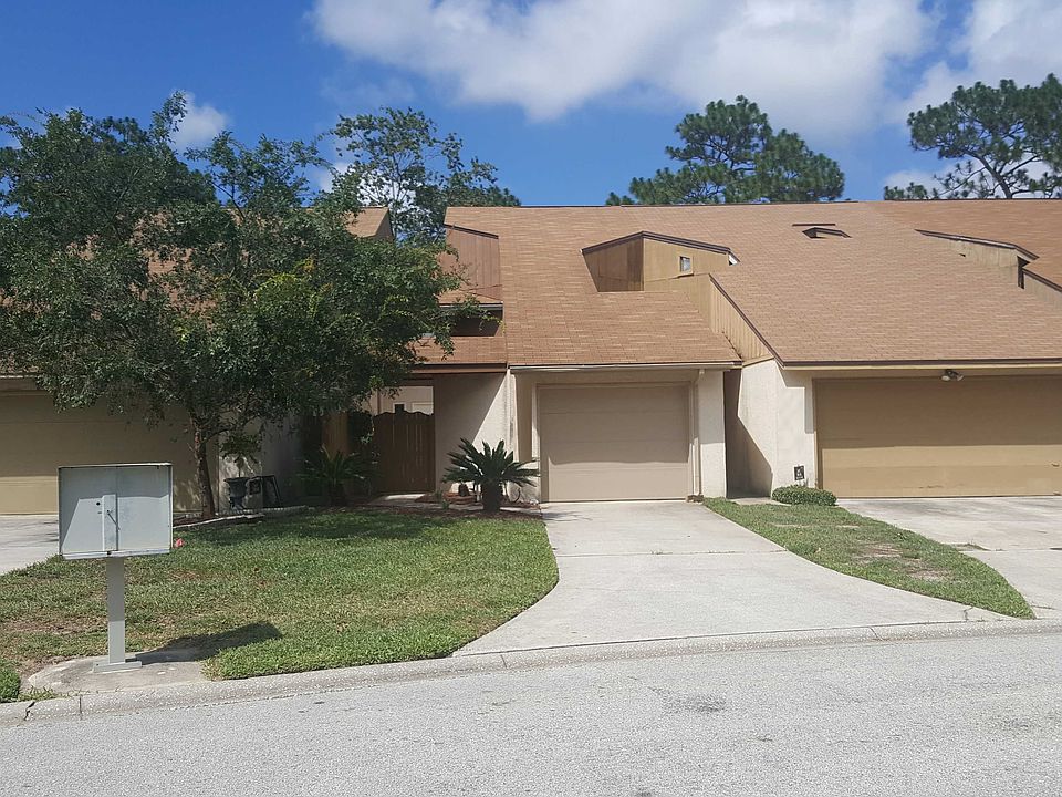 1st image of 10053 Romaine Cir N