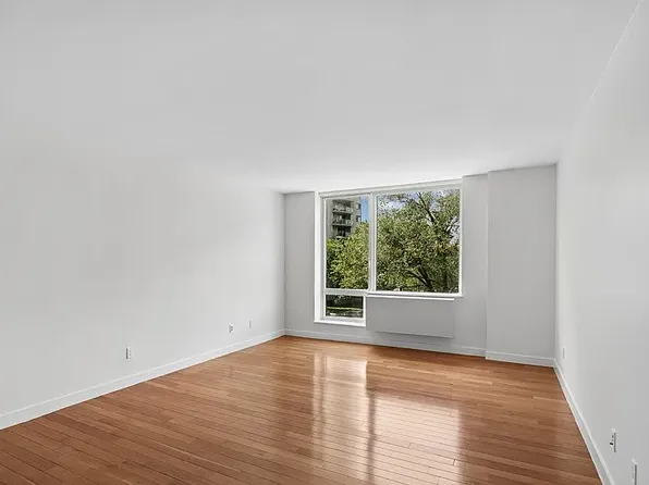 3260 Henry Hudson Pkwy, Bronx, NY