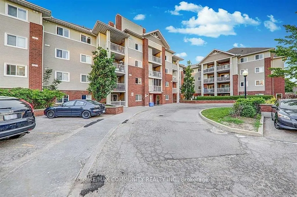 3 bed, $2,700 — Photo 2