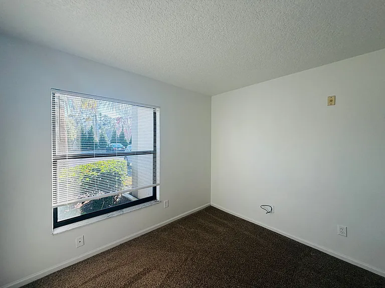 1114 S Pine Ridge Cir #D1 — Photo 8