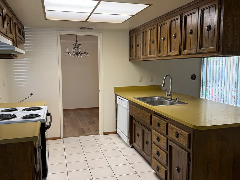 7367 Farm Dale Way — Photo 3