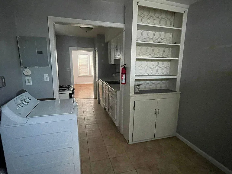 1520 Gregory Ave — Photo 9