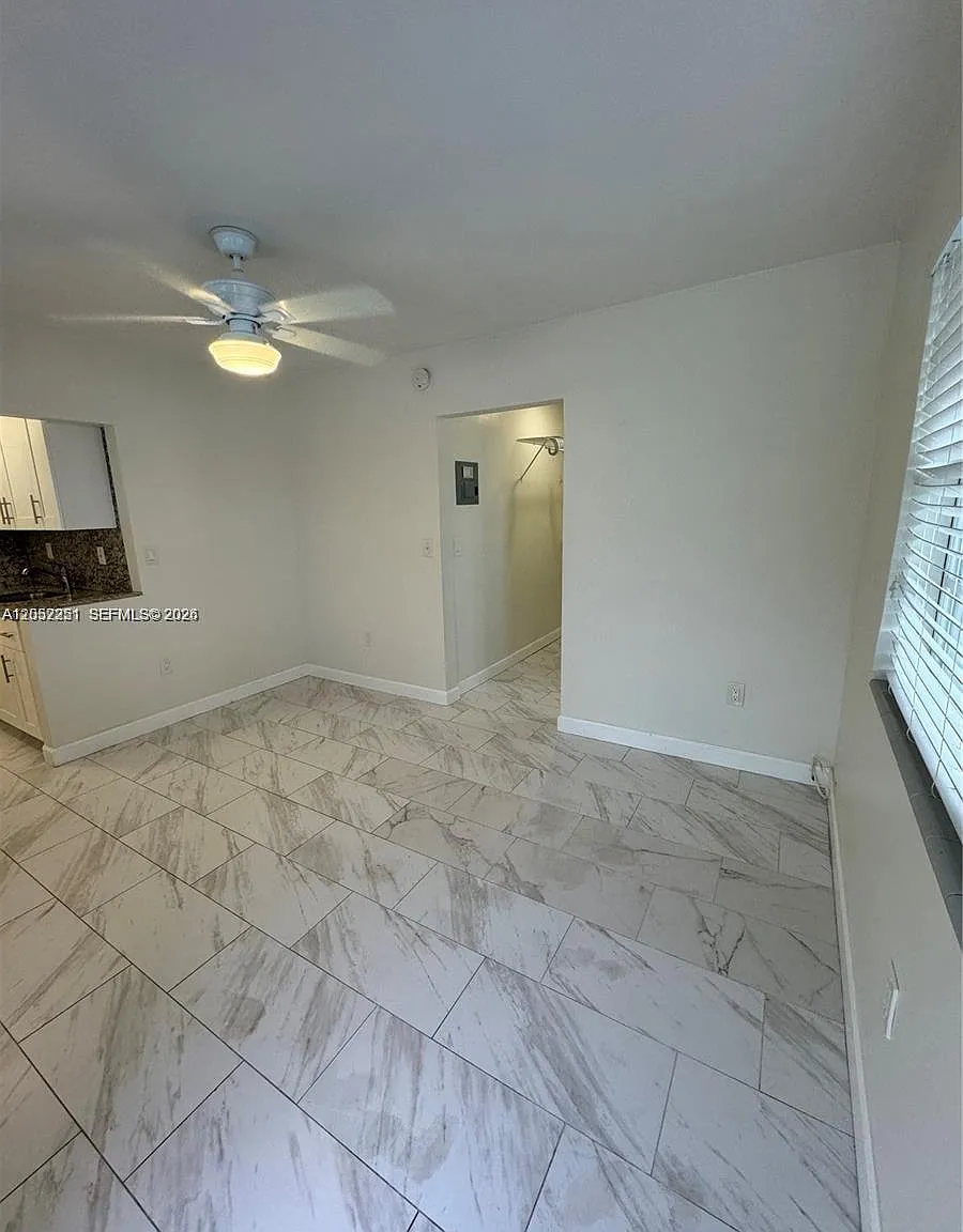 Biscayne Court — Photo 2