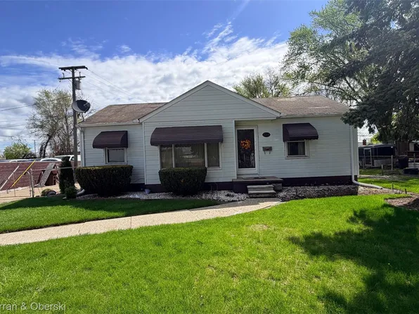 2208 Belton St, Garden City, MI 48135