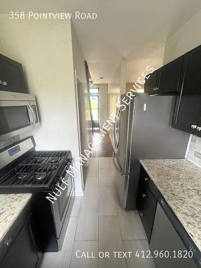 4 Bed, 2 Bath House in Brentwood — Photo 3