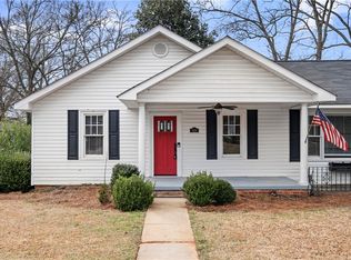 618 N 10th St, Opelika, AL 36801