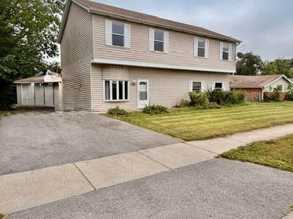 212 Harwood Dr, Bolingbrook, IL 60440