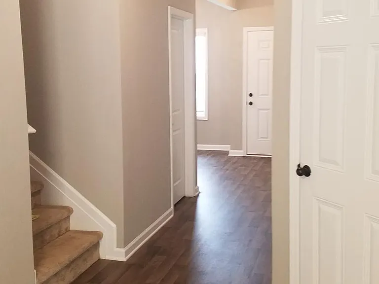 999 Walnut Woods Dr — Photo 8