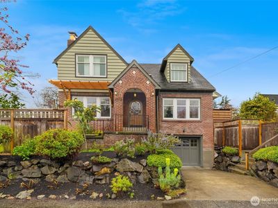 2502 E Roanoke Street, Seattle, WA, 98112