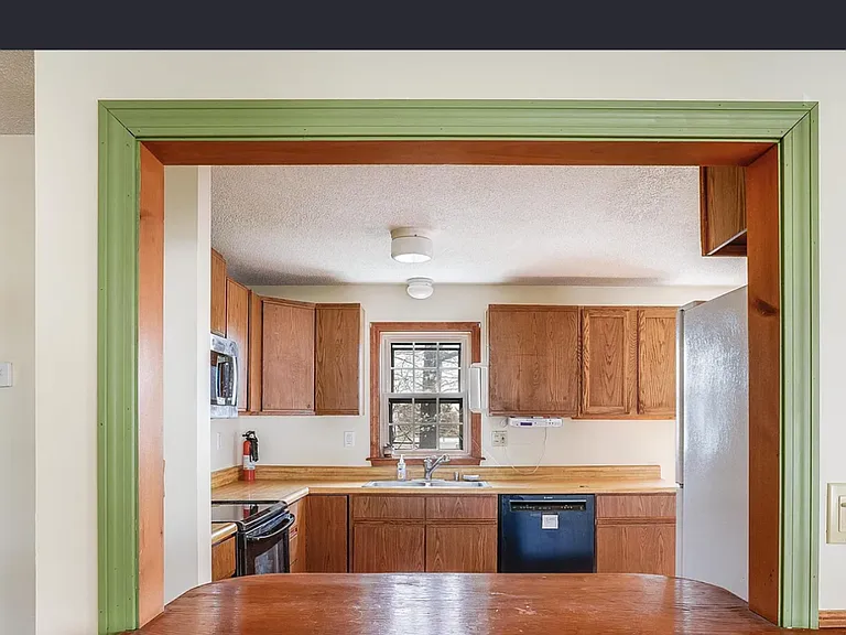 133 Mapleton Rd — Photo 6
