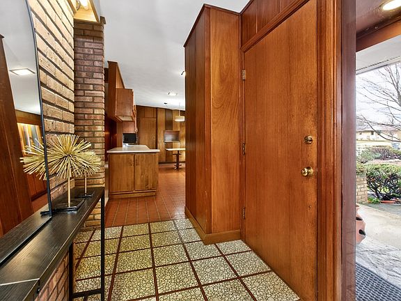 2nd image of 1301 Lewis Ave