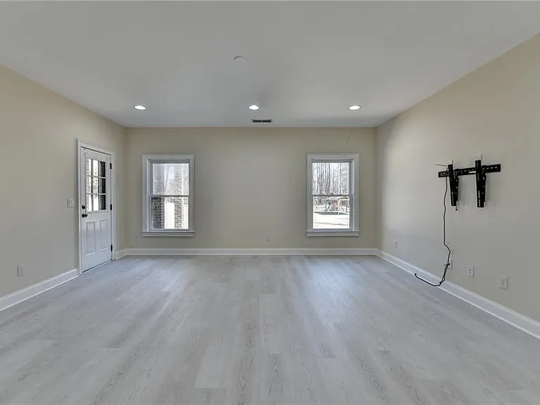 2230 Manor Creek Ct — Photo 39