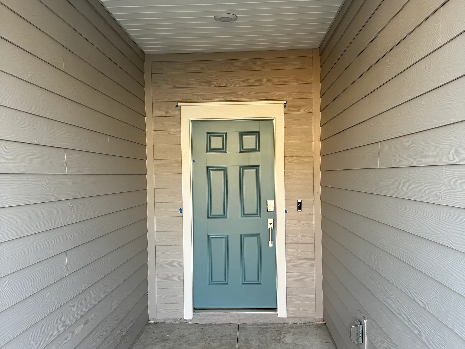 3 bed, 2.5 bath, 1707 sqft, $2,050 — Photo 3