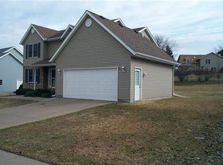 1121 W 60th St, Davenport, IA 52806