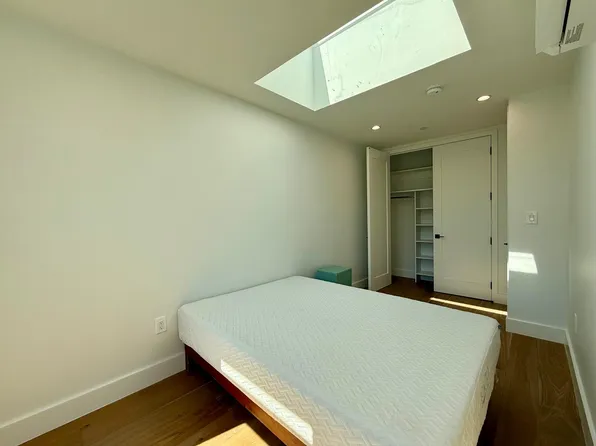 728 Prospect Place image 13 of 21